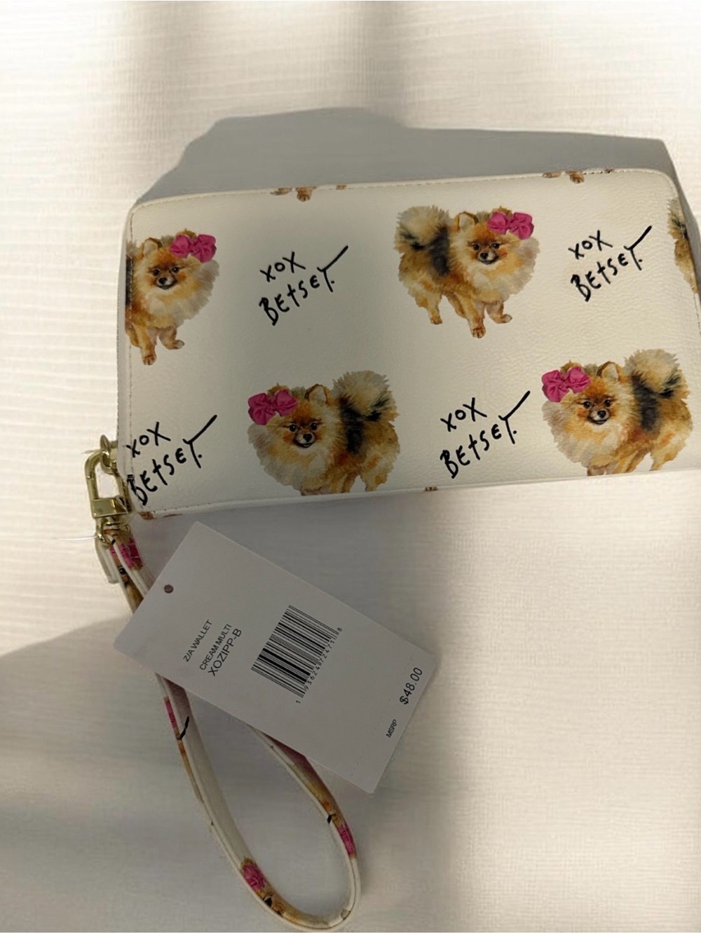 Betsey Johnson Cream Pomeranian Print Wristlet Wallet - Picture 2 of 3